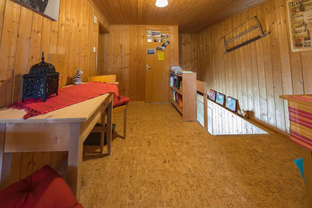 Gaestehaus Alpina In Fanas Luaran gambar